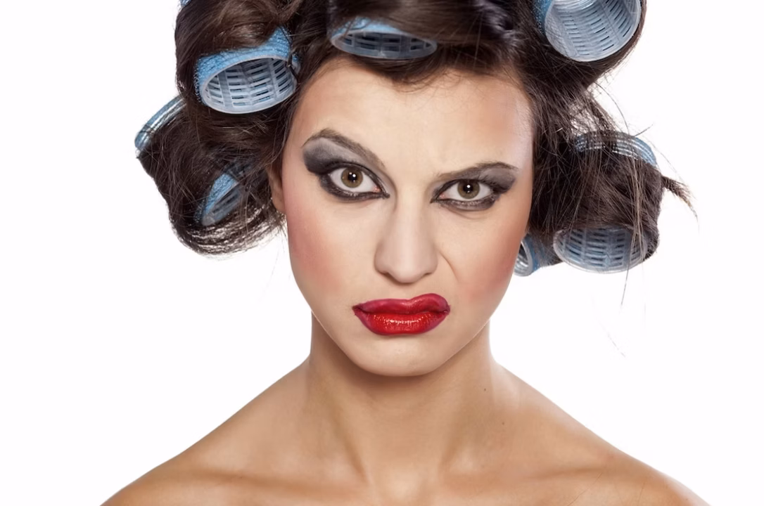 Profitez de 48% de réduction sur l&rsquo;élégant organiseur de maquillage Caktraie à 4 niveaux pour une coiffeuse glamour